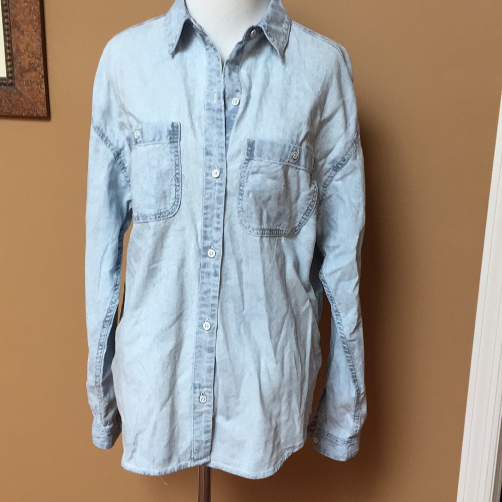 Light blue denim (chambray?) top
